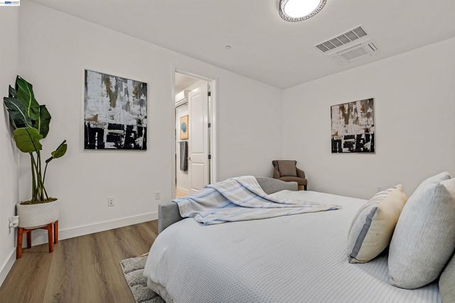 5885 Cadence Ave, Dublin, CA 94568