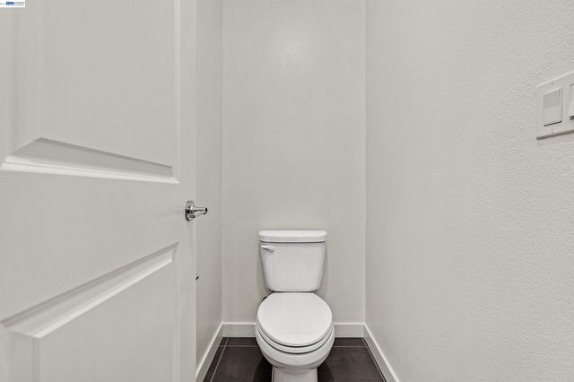5885 Cadence Ave, Dublin, CA 94568
