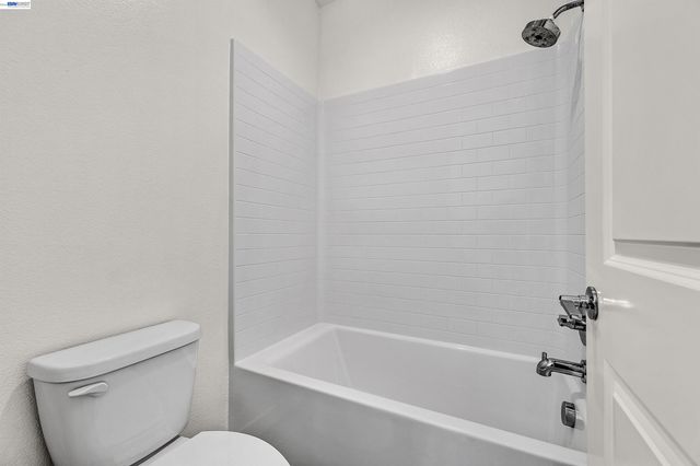 5885 Cadence Ave, Dublin, CA 94568