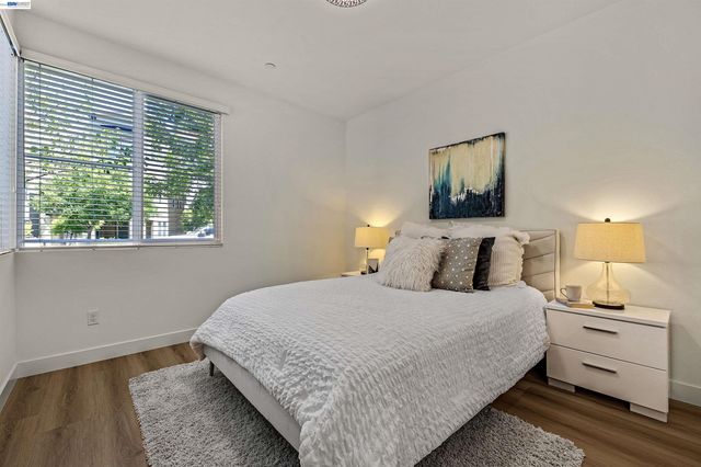 5885 Cadence Ave, Dublin, CA 94568
