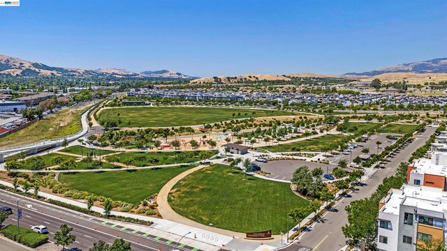 5885 Cadence Ave, Dublin, CA 94568