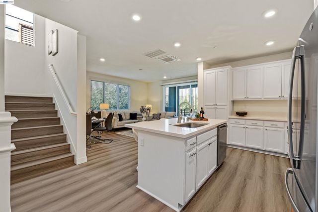 5885 Cadence Ave, Dublin, CA 94568