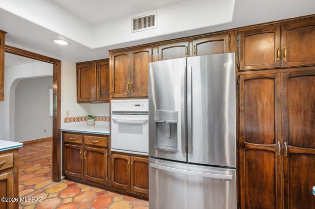 7021 N Giaconda Way, Tucson, AZ 85704