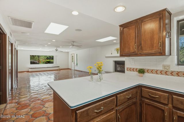 7021 N Giaconda Way, Tucson, AZ 85704