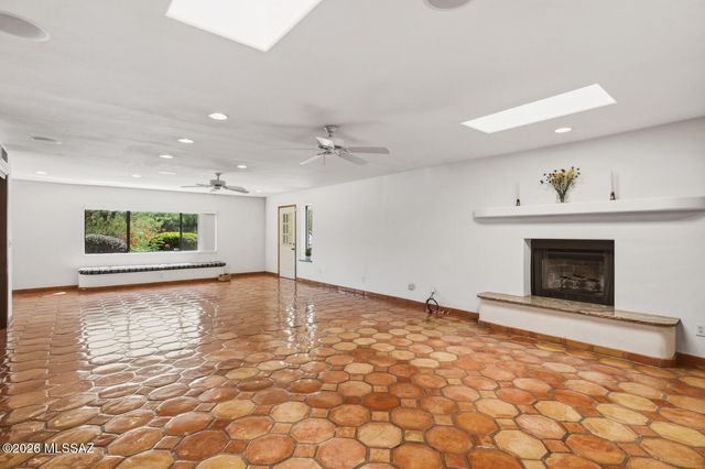 7021 N Giaconda Way, Tucson, AZ 85704