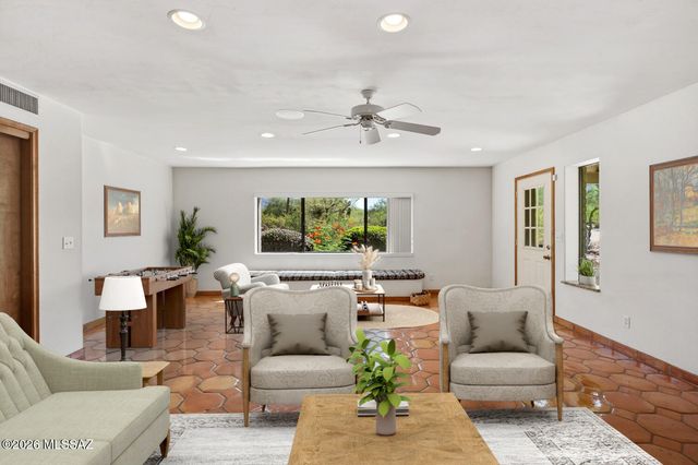 7021 N Giaconda Way, Tucson, AZ 85704