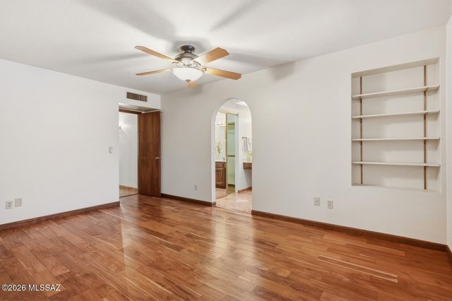 7021 N Giaconda Way, Tucson, AZ 85704