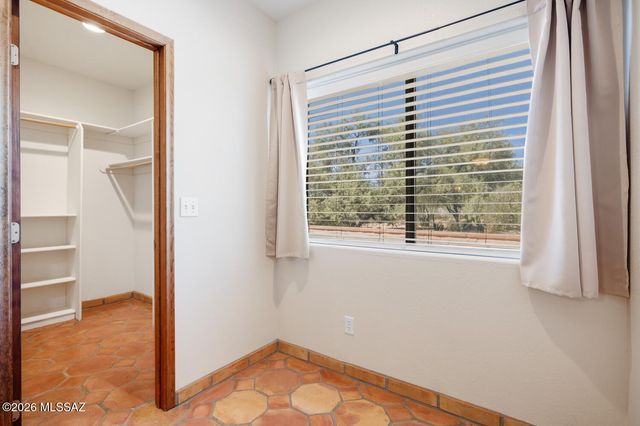 7021 N Giaconda Way, Tucson, AZ 85704