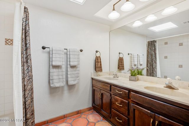 7021 N Giaconda Way, Tucson, AZ 85704