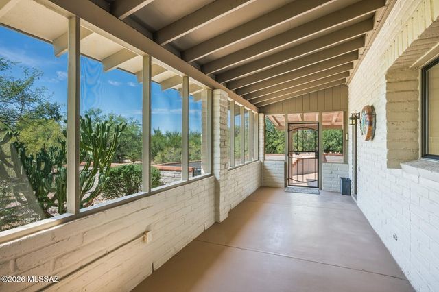 7021 N Giaconda Way, Tucson, AZ 85704