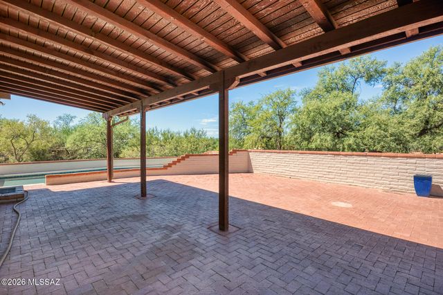7021 N Giaconda Way, Tucson, AZ 85704
