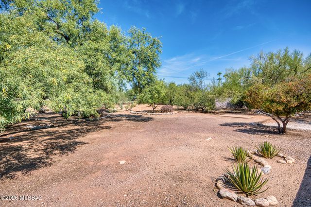 7021 N Giaconda Way, Tucson, AZ 85704