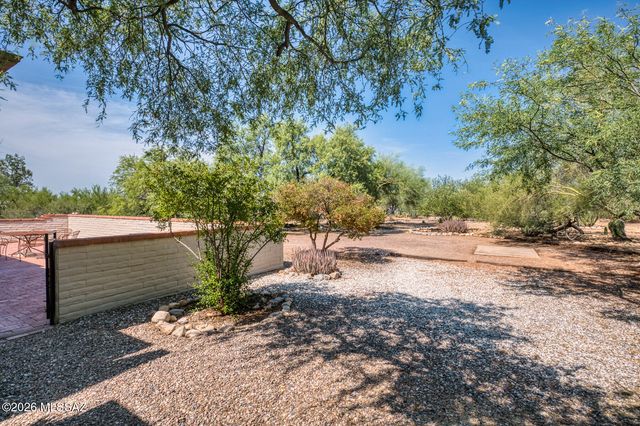 7021 N Giaconda Way, Tucson, AZ 85704