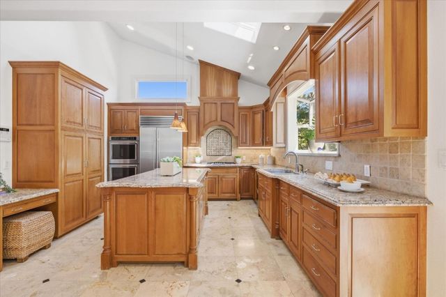 28 Hunt Way, Campbell, CA 95008