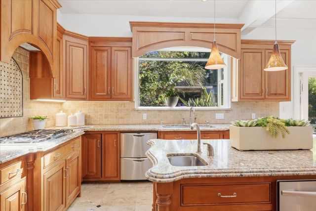 28 Hunt Way, Campbell, CA 95008