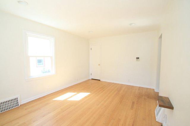 3229 N 88th STREET, Milwaukee, WI 53222