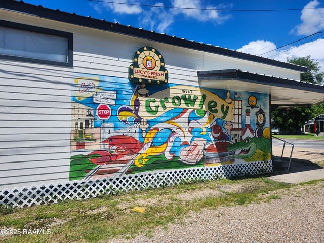 803 W Hutchinson Avenue, Crowley, LA 70526
