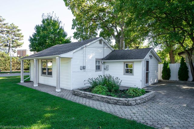 149 E Strong Street, Wheeling, IL 60090