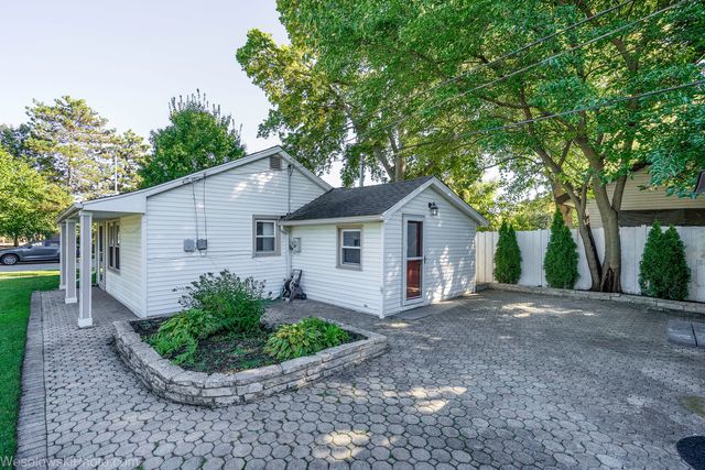 149 E Strong Street, Wheeling, IL 60090