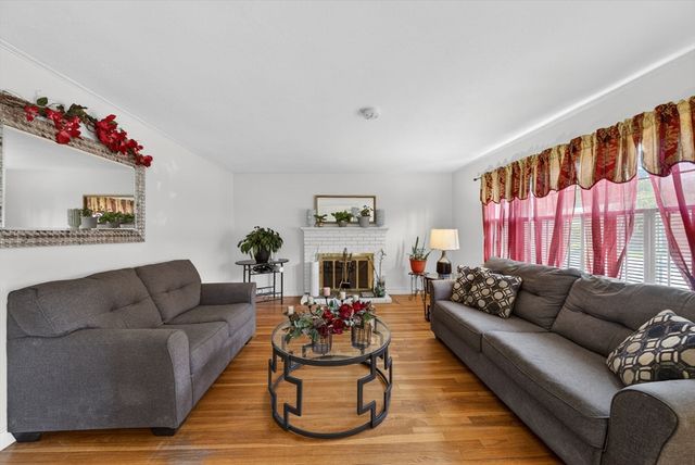 41 Rockland St, Brockton, MA 02301