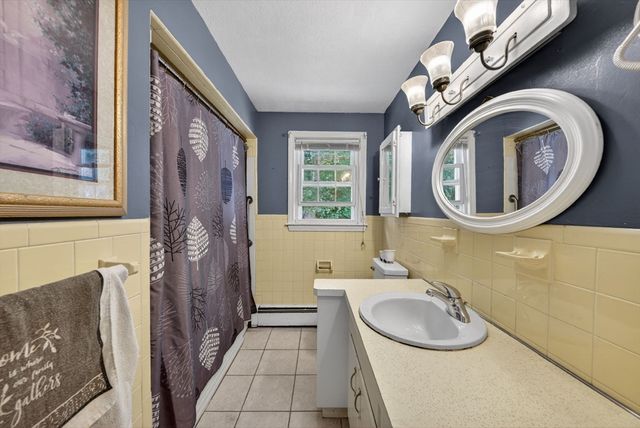 41 Rockland St, Brockton, MA 02301