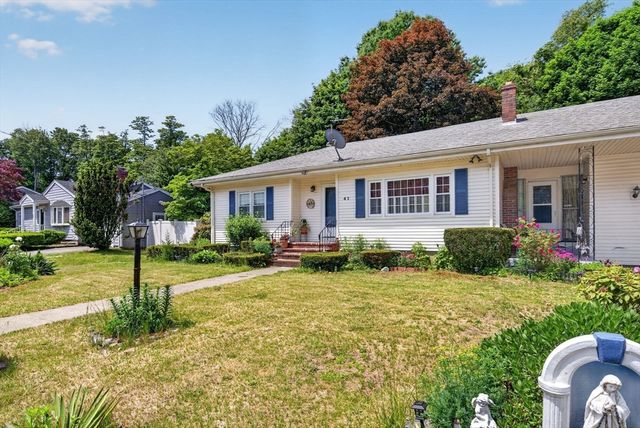 41 Rockland St, Brockton, MA 02301