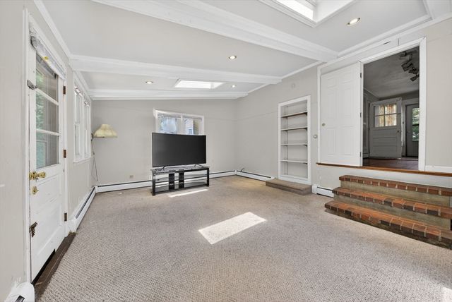 41 Rockland St, Brockton, MA 02301