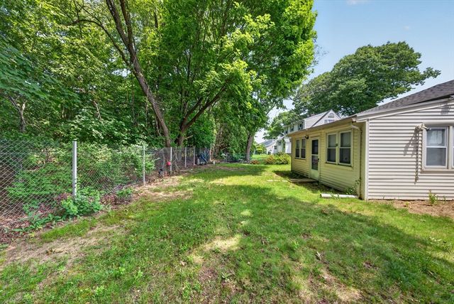 41 Rockland St, Brockton, MA 02301