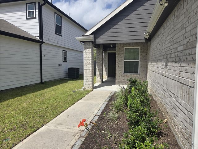 2390 Tavo Trail Drive, Conroe, TX 77301