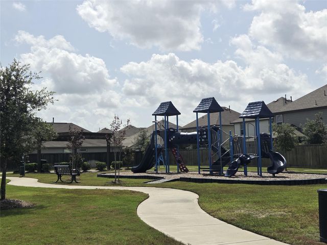2390 Tavo Trail Drive, Conroe, TX 77301