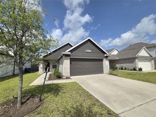2390 Tavo Trail Drive, Conroe, TX 77301