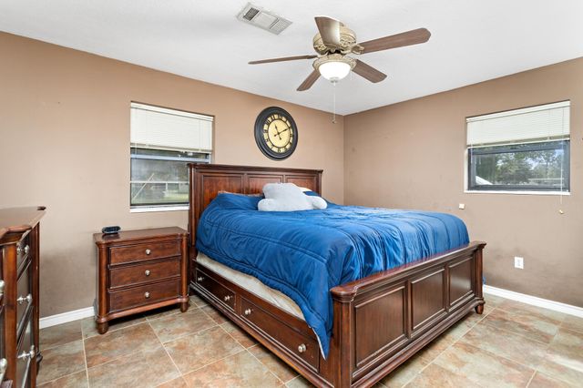 2522 10th Street, Port Neches, TX 77651