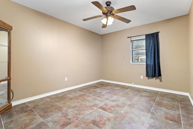 2522 10th Street, Port Neches, TX 77651