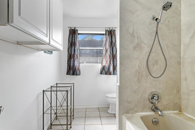 2522 10th Street, Port Neches, TX 77651