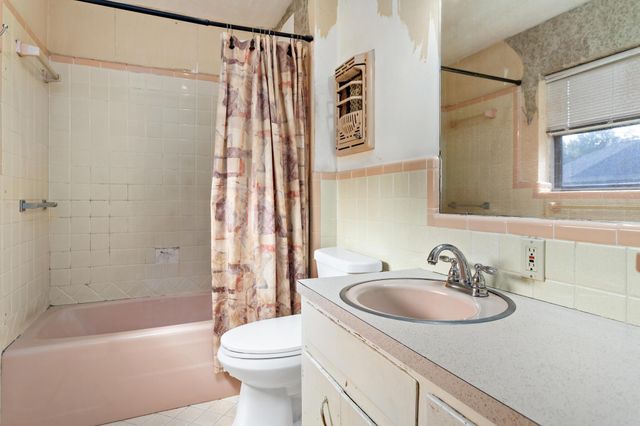 2522 10th Street, Port Neches, TX 77651