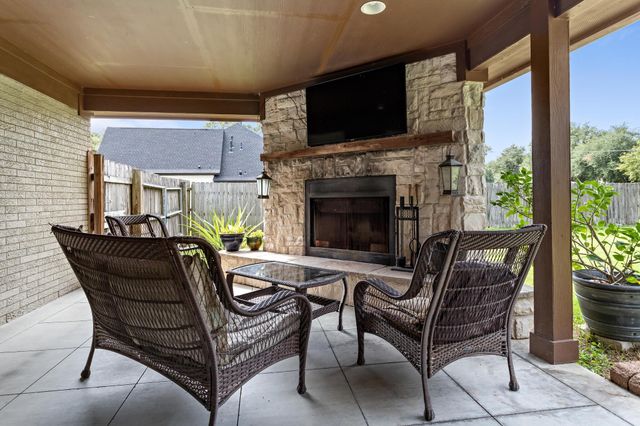 2522 10th Street, Port Neches, TX 77651