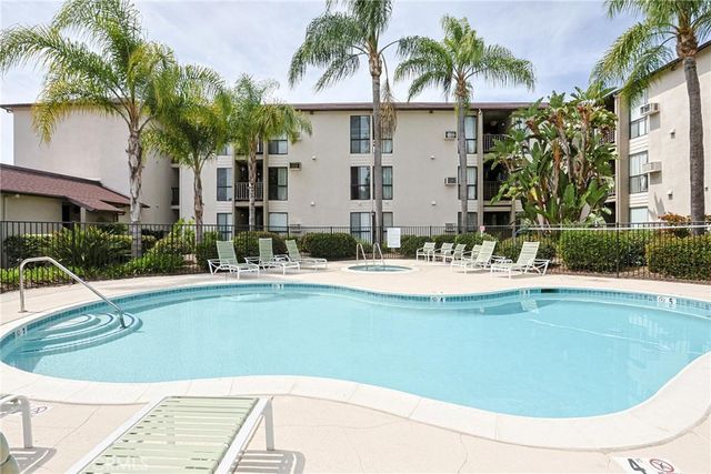 6924 Hyde Park Drive 106, San Diego, CA 92119