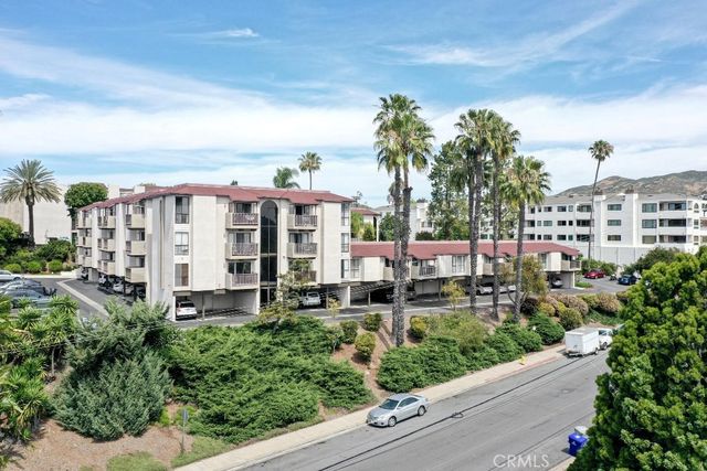 6924 Hyde Park Drive 106, San Diego, CA 92119