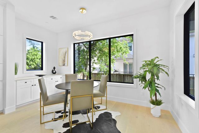 5115 Maple St, Bellaire, TX 77401