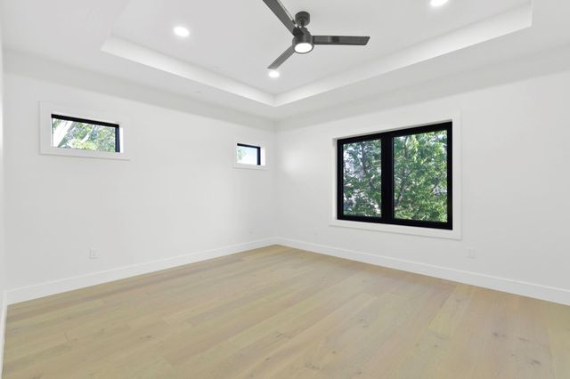 5115 Maple St, Bellaire, TX 77401