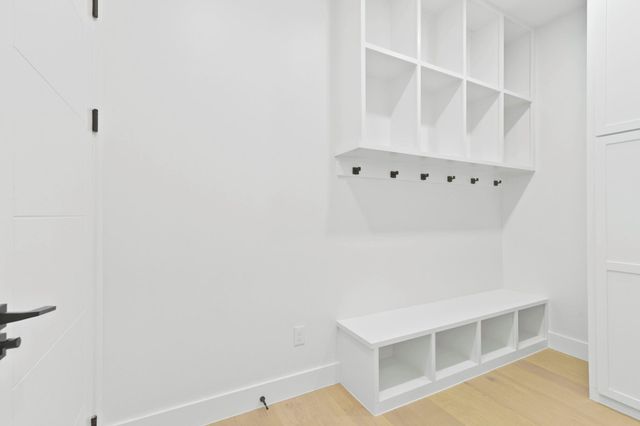 5115 Maple St, Bellaire, TX 77401