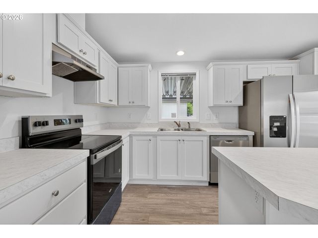 1400 Candlelight Dr 209, Eugene, OR 97402