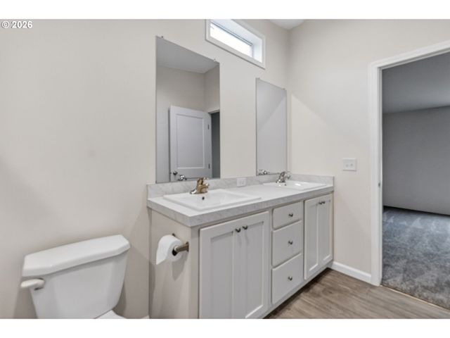 1400 Candlelight Dr 209, Eugene, OR 97402