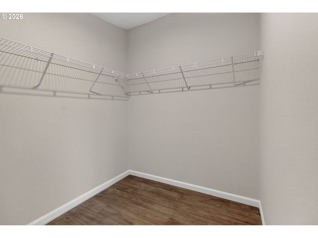 1400 Candlelight Dr 209, Eugene, OR 97402