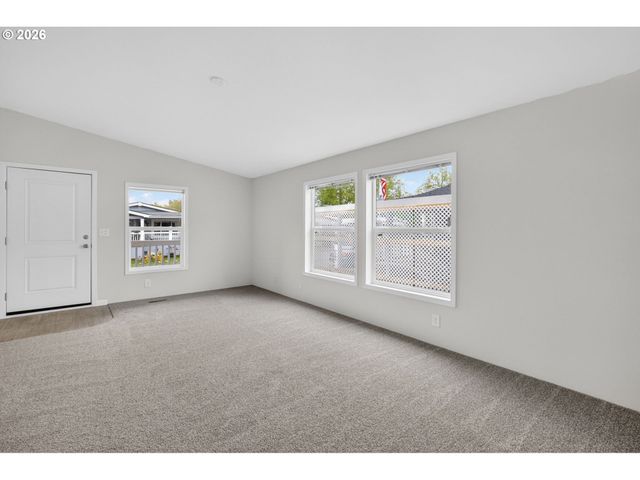 1400 Candlelight Dr 209, Eugene, OR 97402