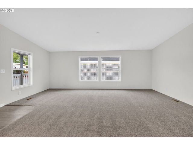 1400 Candlelight Dr 209, Eugene, OR 97402