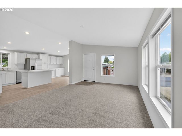 1400 Candlelight Dr 209, Eugene, OR 97402