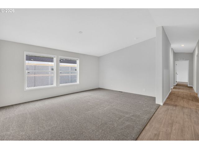 1400 Candlelight Dr 209, Eugene, OR 97402