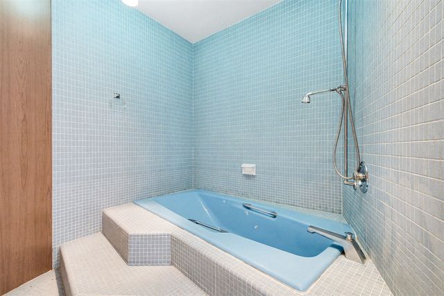 1443 Mount Mercy Drive, Grand Rapids, MI 49504