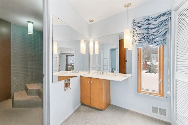 1443 Mount Mercy Drive, Grand Rapids, MI 49504